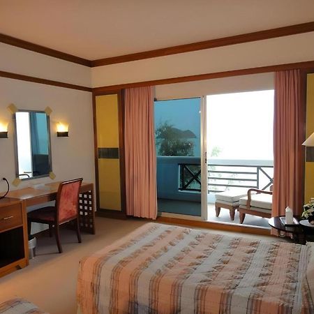 Bp Samila Beach Hotel & Resort Songkhla Esterno foto