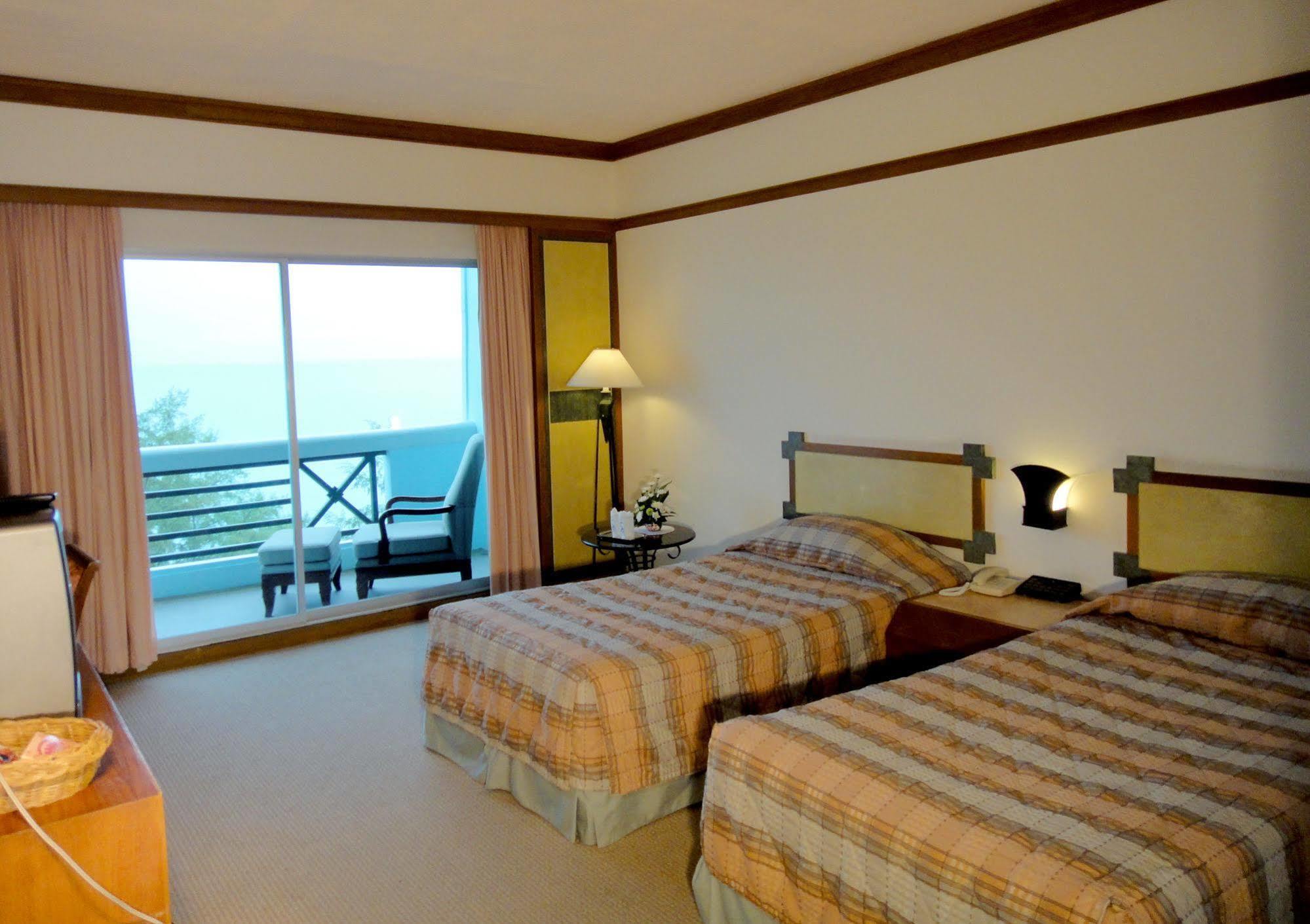 Bp Samila Beach Hotel & Resort Songkhla Esterno foto